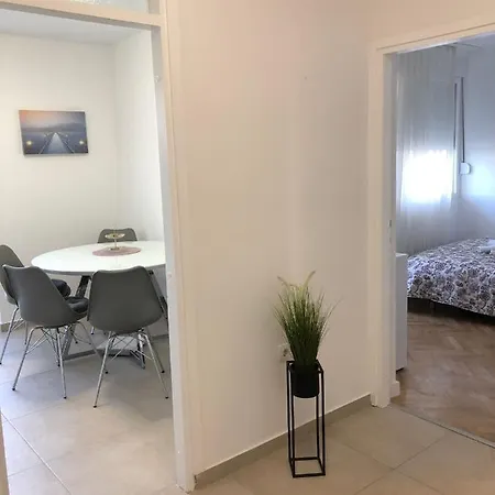 Apartman Lana Apartment *