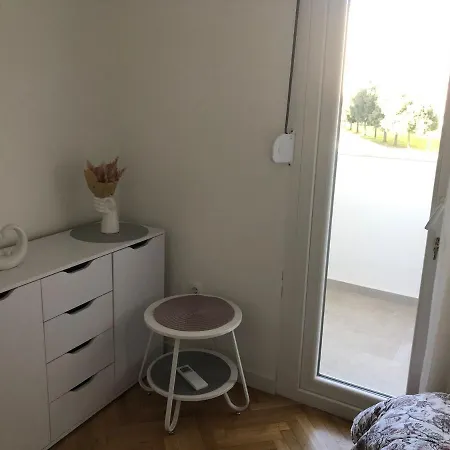 Apartman Lana Apartment