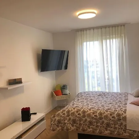 Apartman Lana *